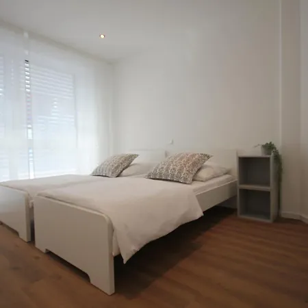Bhome Serviced Appartement *
